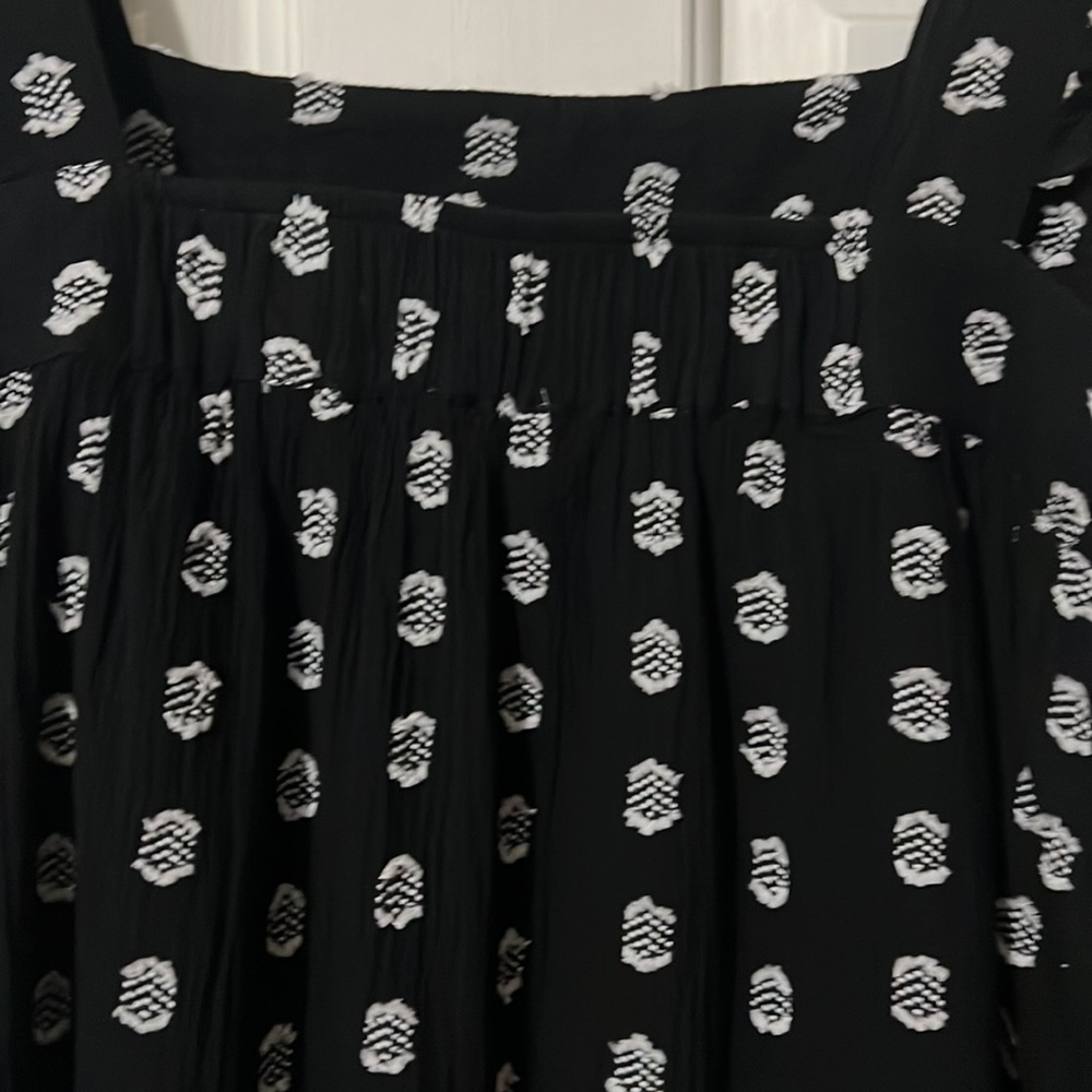 *NEW* LOFT Black & White Flutter Sleeve Dress Size L - Picture 5 of 9